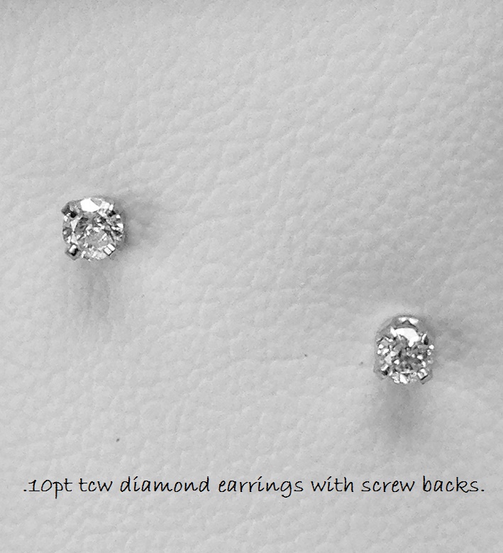 .10 Diamonds Earrings
Available in 14kt White Gold
or Yellow Gold.
With Screw Backs.